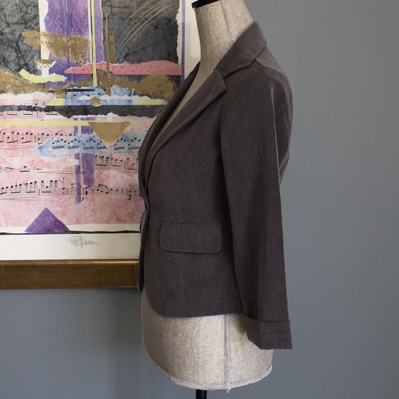 NEW Flirtatious Cropped Lined Gray Blazer - Picture 3 of 4